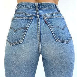 Vintage Levi’s 501 High Waisted Knee Rip